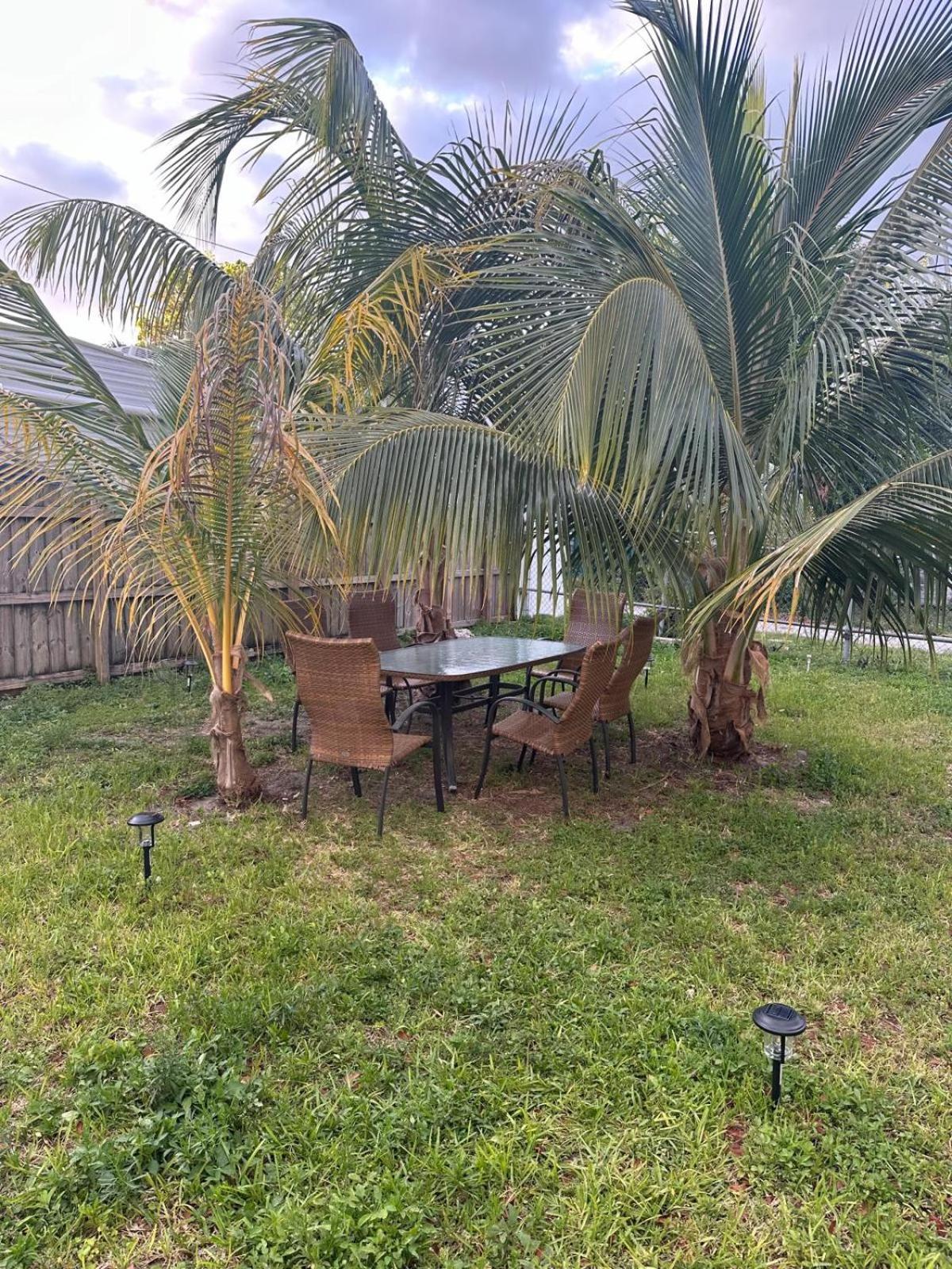 104 Mixed Shared Rooms Central, Friendly, Affordable Miami Kültér fotó